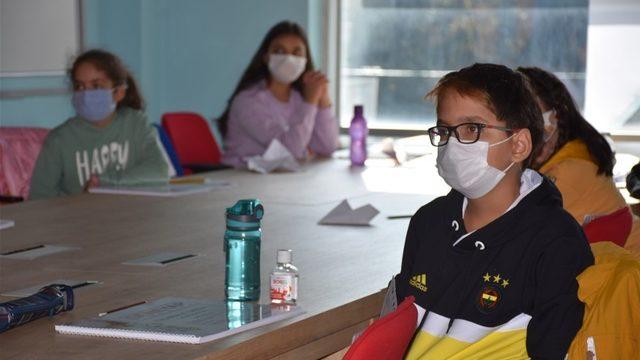 Geleceğin teknoloji yıldızları eğitimlere başladı