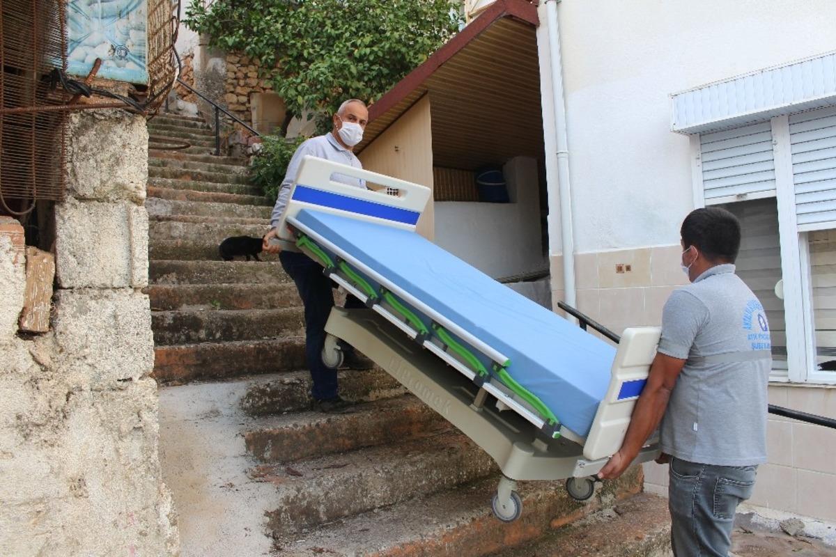 B&uuml;y&uuml;kşehir Belediyesi&rsquo;nden 14 vatandaşa hasta yatağı