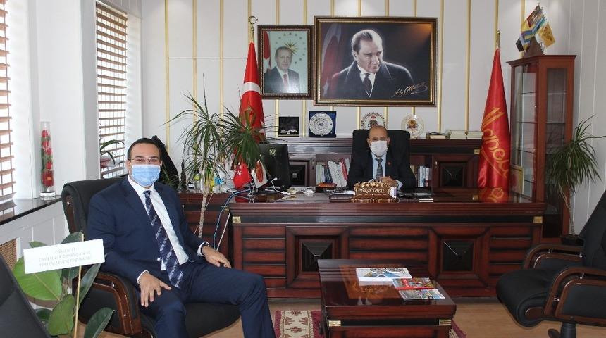 Kaymakam &Uuml;nal&rsquo;a G&ouml;lpazarı Kaymakamı Şahin&rsquo;den ziyaret