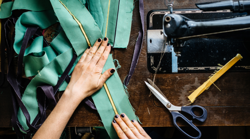 Kazaklar elbise, taytlar pantolon! Evdeki eski kıyafetleri yenilemek için 5 ipucu