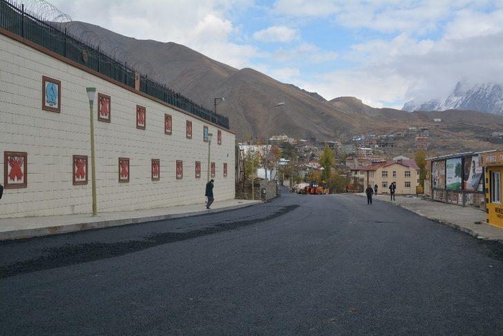 Hakkari Belediyesi çalışıyor şehir güzelleşiyor G2