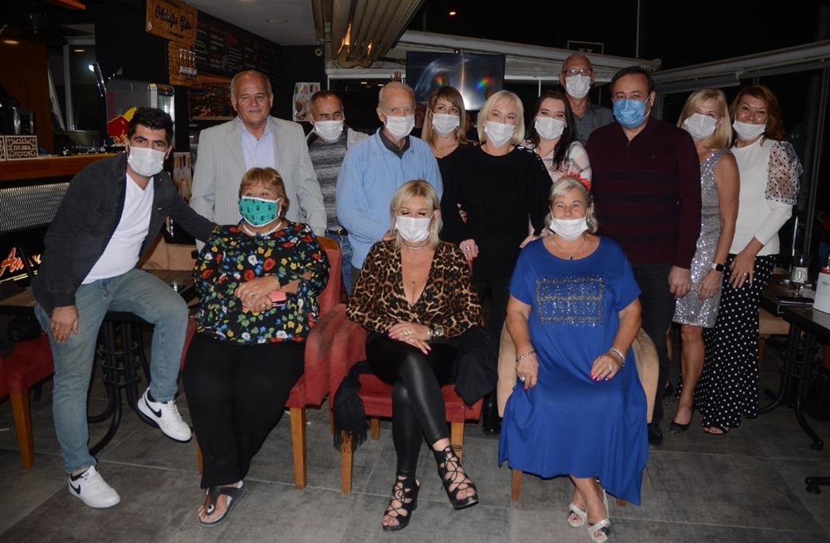 Kuşadası&rsquo;nda yaşayan yabancılardan depremzedelere destek