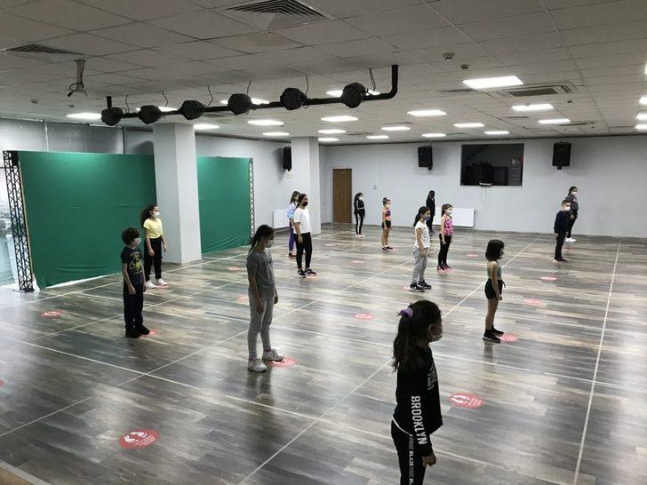 İzmit Belediyesi halk dansları eğitimlerine başladı G2