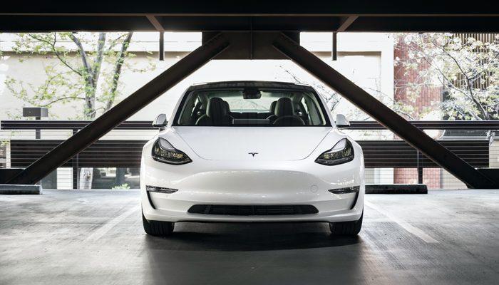 Otomobilseverleri üzen iddia: 35 bin dolara Tesla Model 3 satın alınamayacak!