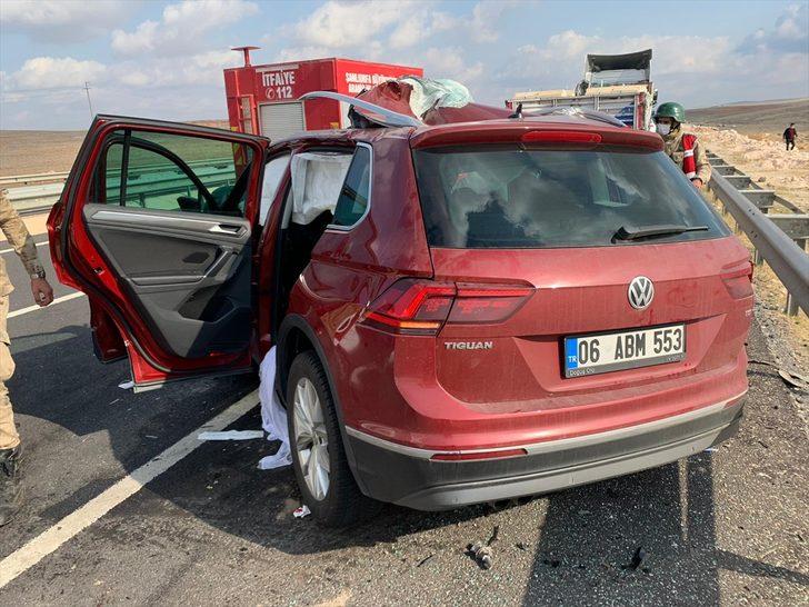Şanlıurfa'da otomobilin tıra çarptığı kazada ölenlerin sayısı ikiye çıktı G1