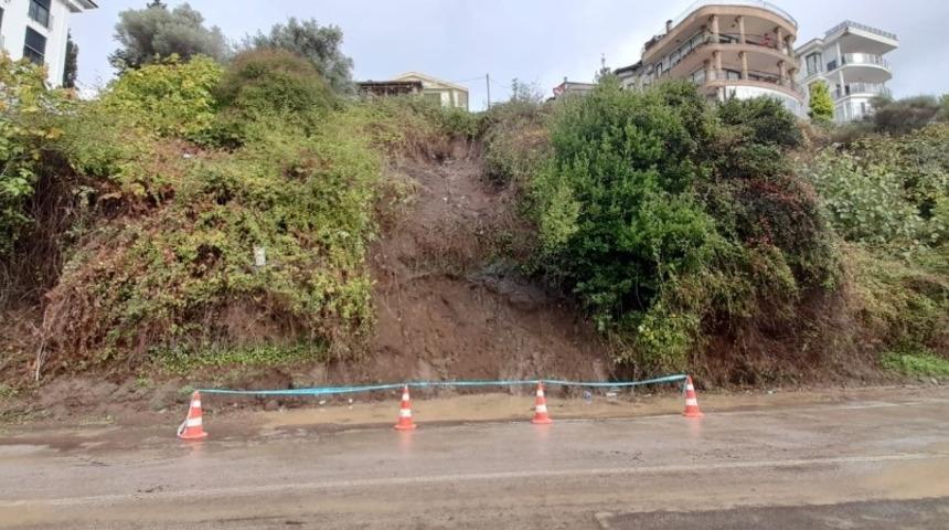 Sağanak ile heyelan su baskınlarına sebep oldu