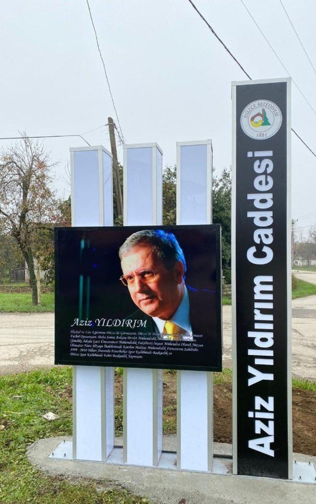 Aziz Yıldırım Caddesi’nin tabelaları konuldu