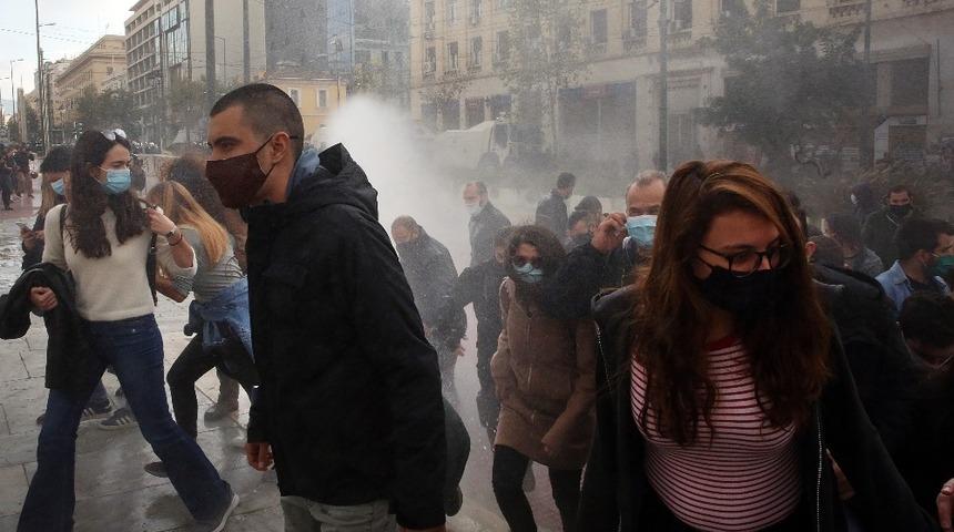 Yunanistan'da '17 Kasım' protestolarına polis müdahalesi