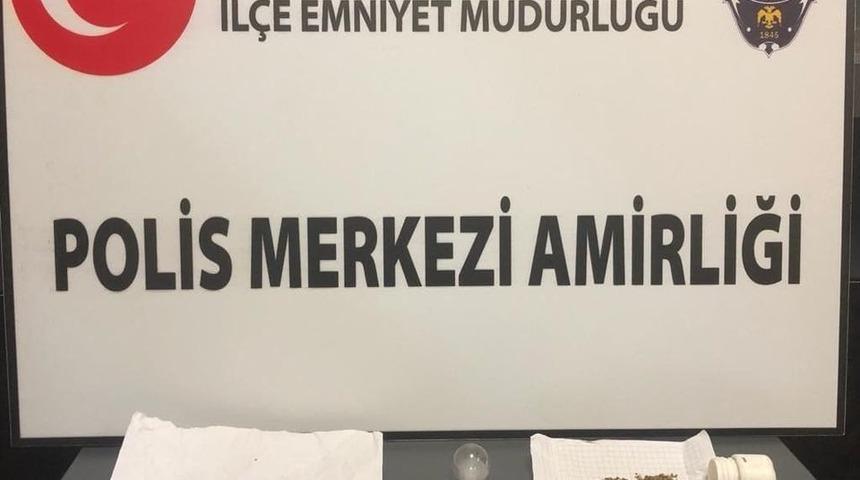 Otomobilde uyuşturucu ele geçirildi