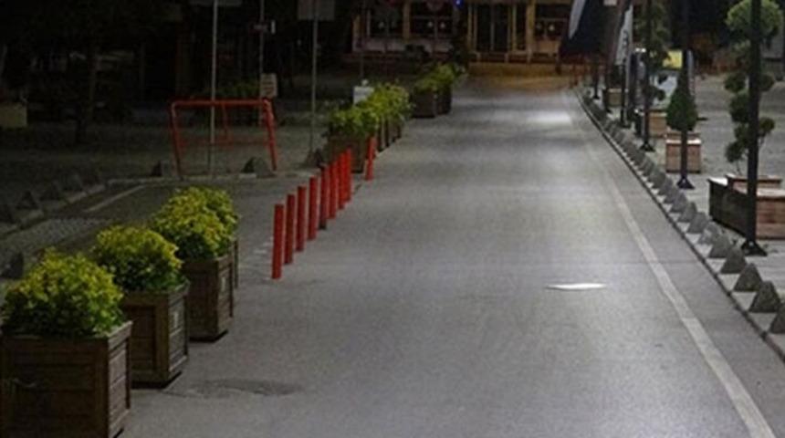 Sokağa &ccedil;ıkma kısıtlaması ne zaman başlıyor? Hafta sonu sokağa &ccedil;ıkma yasağı hangi saatler arasında?
