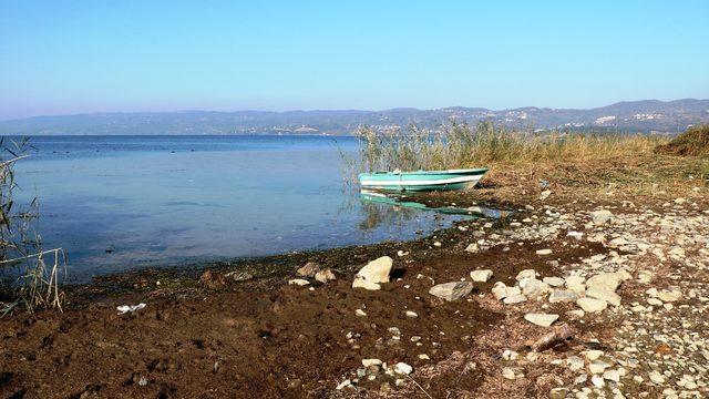 Sapanca Gölü'nde su seviyesi gitgide düşüyor