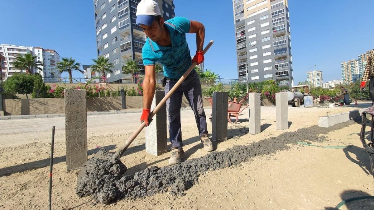 Mersin&rsquo;de yeni asfalt ve kaldırım &ccedil;alışmaları s&uuml;r&uuml;yor