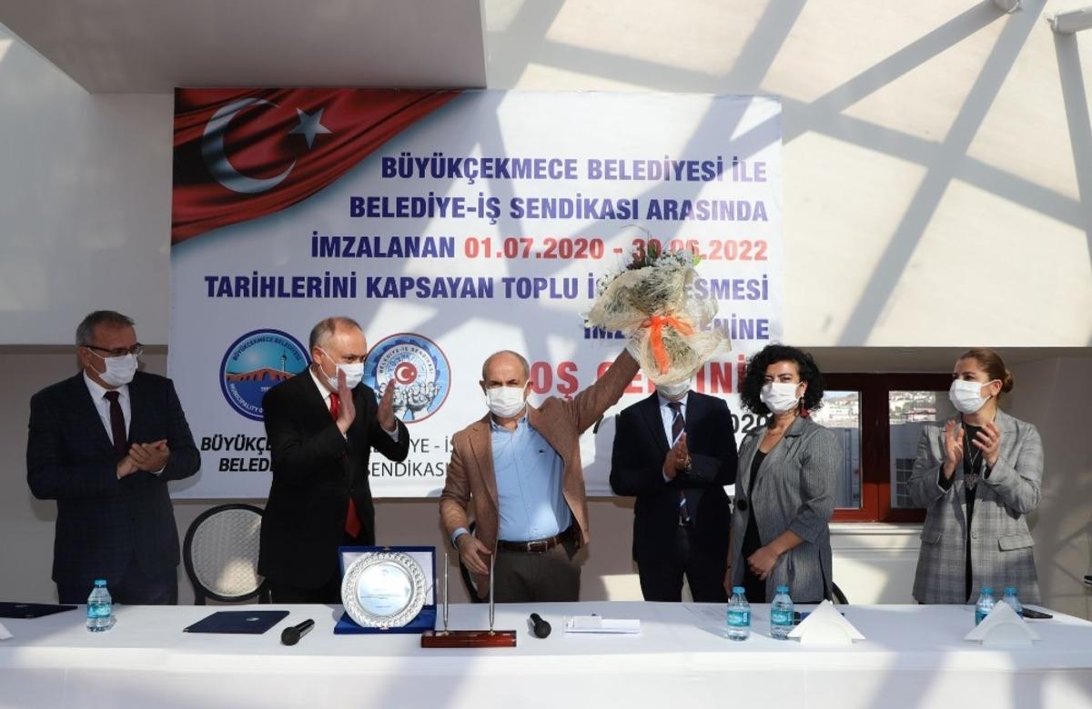 B&uuml;y&uuml;k&ccedil;ekmece Belediyesi&rsquo;nde toplu iş s&ouml;zleşmesi sevinci