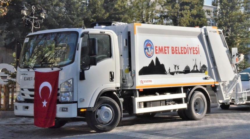Emet Belediyesi yeni &ccedil;&ouml;p kamyonu hizmete girdi