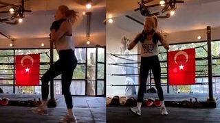 Burcu Esmersoy'dan kolbastı şov! 