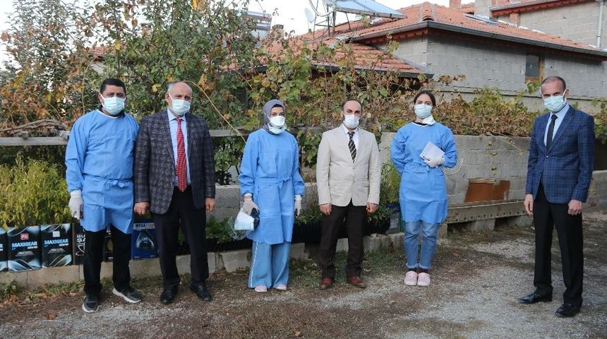 Başkan &Ouml;zt&uuml;rk&rsquo;ten sağlık &ccedil;alışanlarına ziyaret