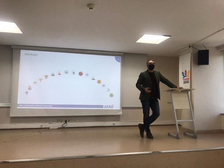 Öğrencilere afet anında neler yapmaları gerektiği anlatıldı G2