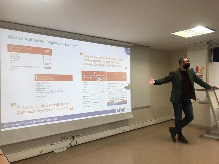 Öğrencilere afet anında neler yapmaları gerektiği anlatıldı G3