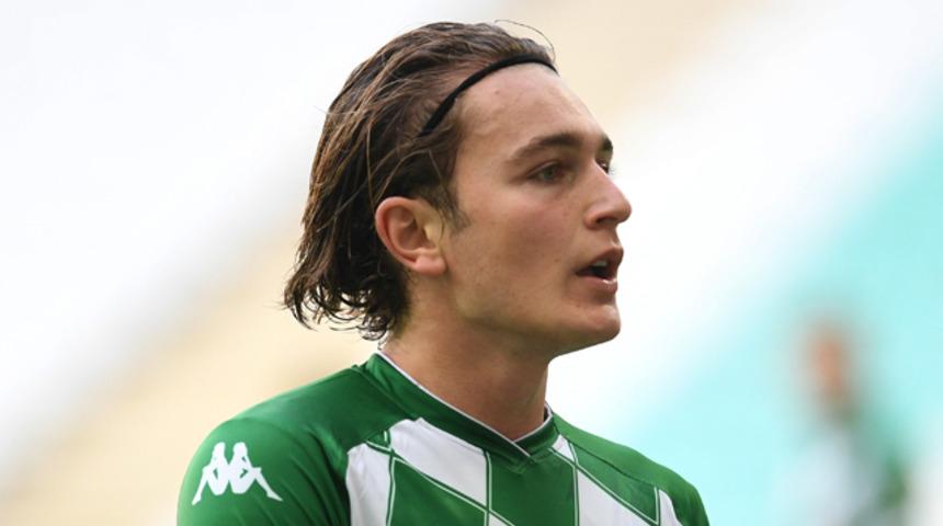  Ali Akman, girdiği 3 pozisyondan 1’ini gol yapıyor