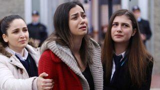 Kırgın Çiçekler son bölüm izle: 87. Son bölümde Banu hastaneden kaçtı?