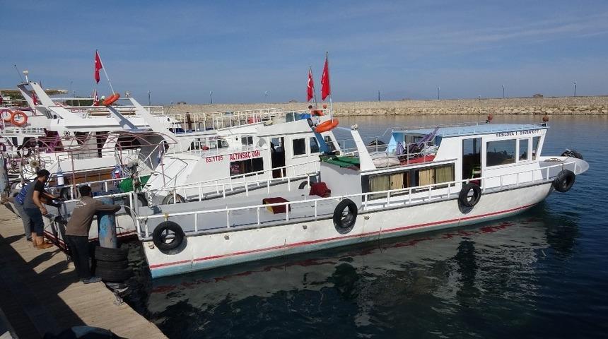 Van G&ouml;l&uuml;&rsquo;ndeki kayıtlı balık&ccedil;ı teknelerine destek