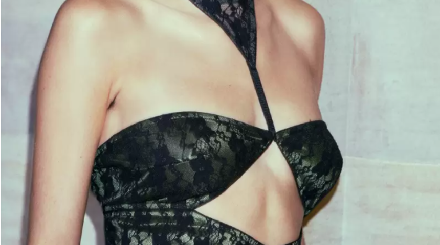 The Crown'un Diana'sı koltuk altı kıllarıyla şaşırttı! 