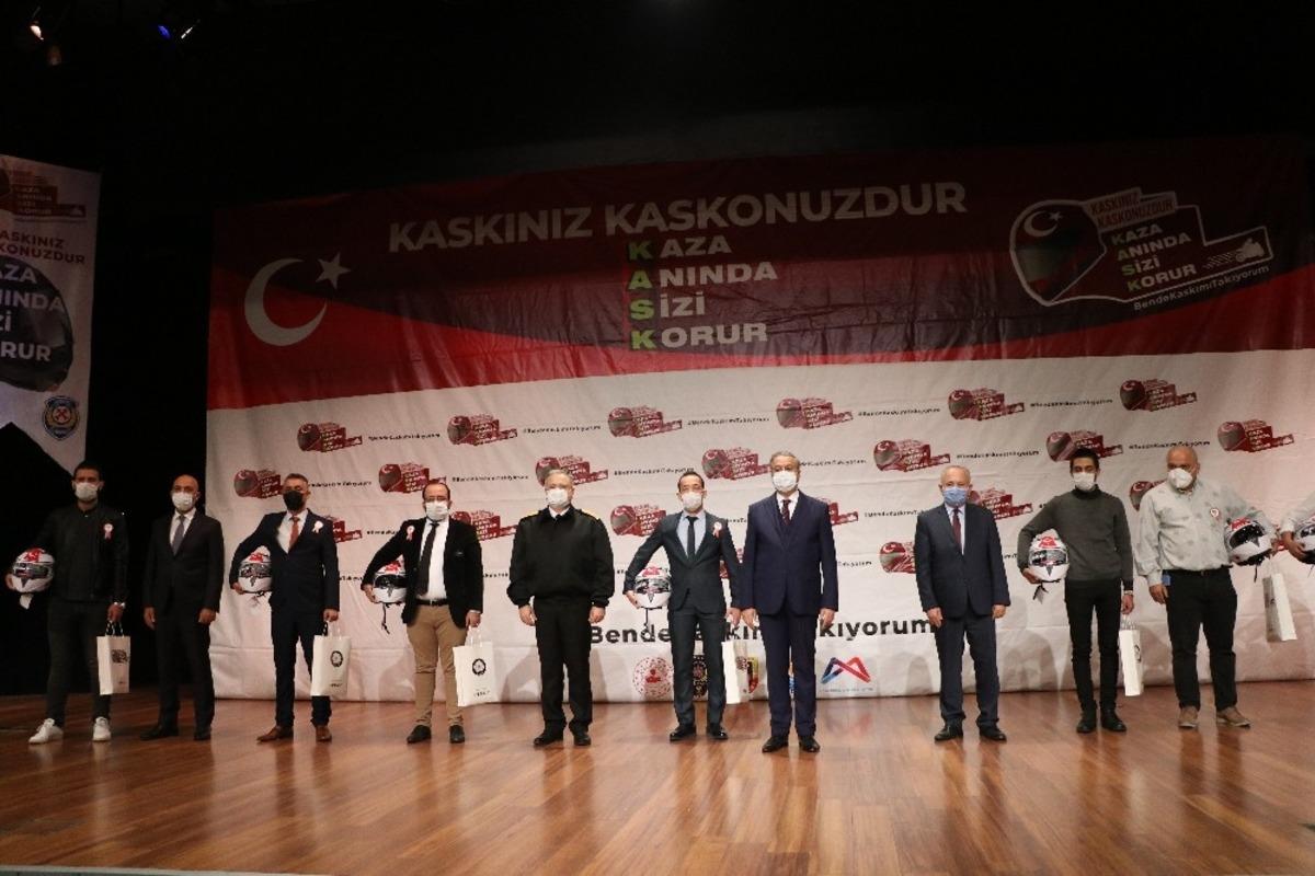 En &ccedil;ok beğeni alanlar ile kural ihlali yapmayanlar kasklarını aldı