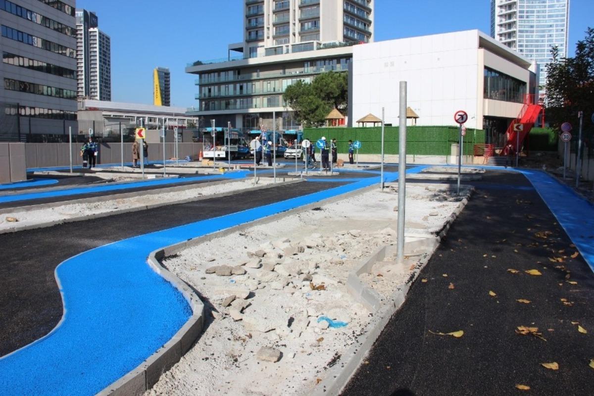 Kartallı &ccedil;ocuklar trafik kurallarını trafik eğitim parkı&rsquo;nda &ouml;ğrenecek