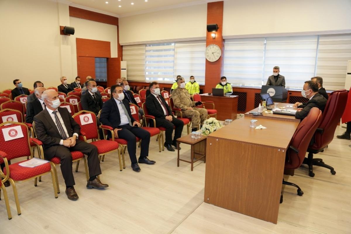 G&uuml;m&uuml;şhane&rsquo;de kış trafik g&uuml;venliği toplantısı yapıldı