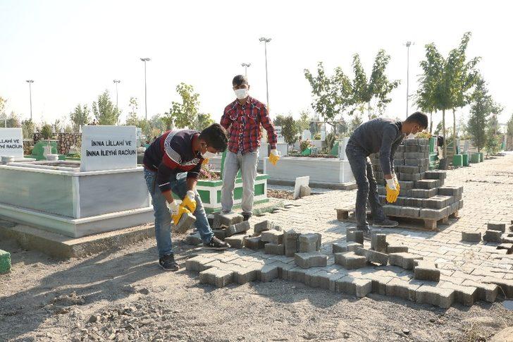 Diyarbakır’da mezarlıklar çamurdan kurtuluyor G1