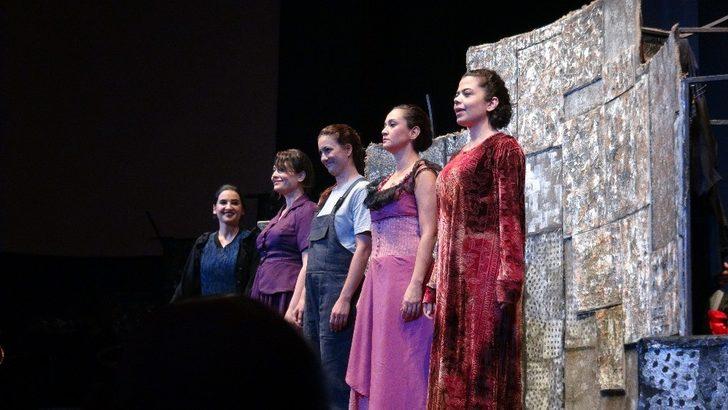 ABBŞT  "Kadınlar Konuşursa" oyunuyla sezonu açtı G3