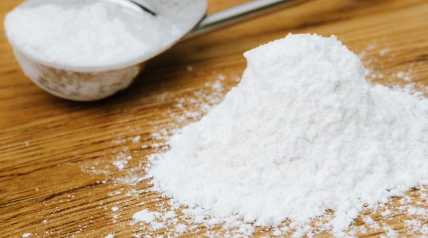 Sadece iki malzemeyle yaptı! İşte ucuz ve kolay halı temizleme y&ouml;ntemi