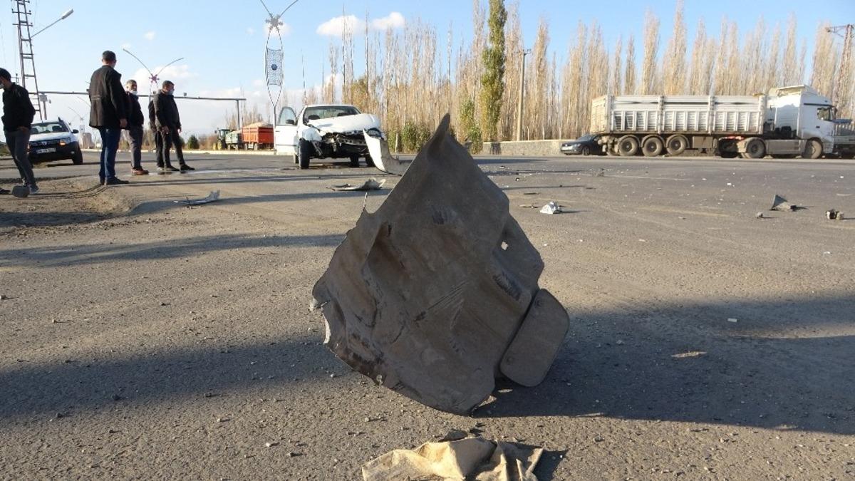 Ağrı&rsquo;da hız yapan ara&ccedil; kazaya sebep oldu