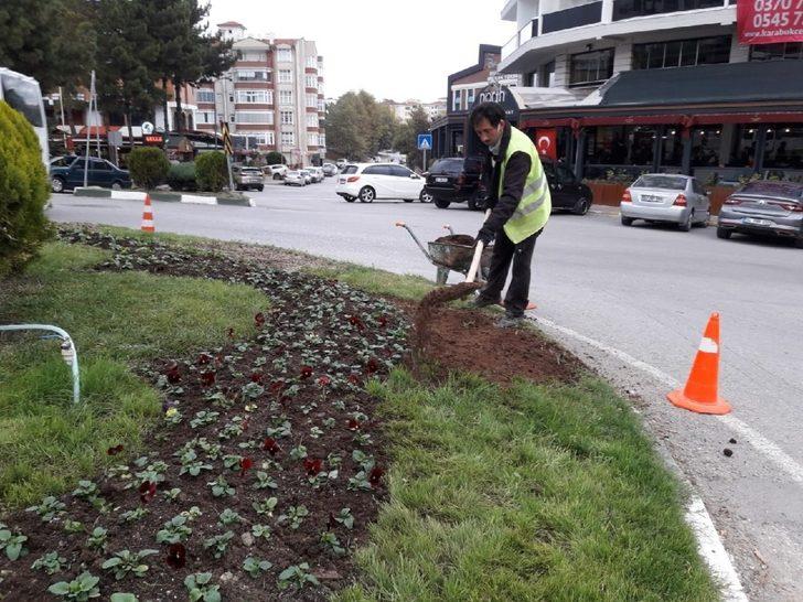 Safranbolu Belediyesi kenti çiçeklerle donattı G1