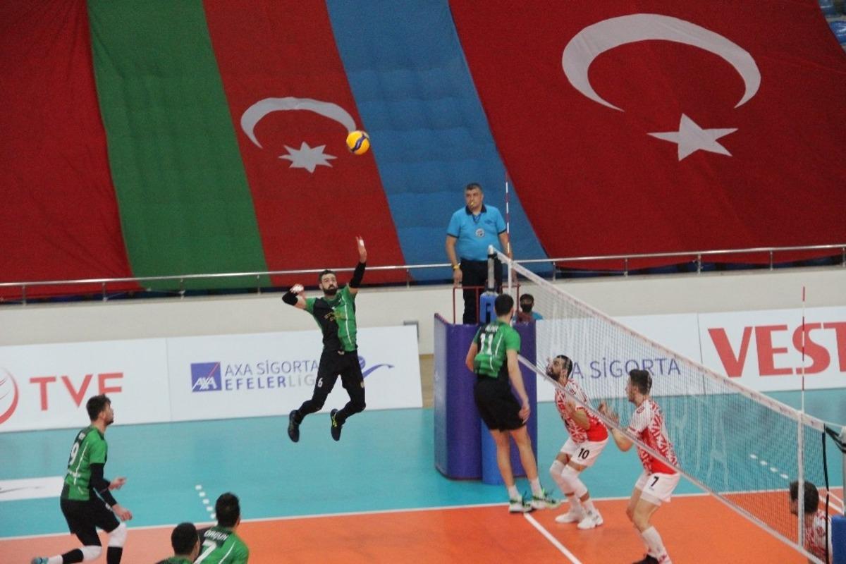 Efeler Ligi: Bing&ouml;l Solhan Spor: 2 - Ziraat Bankkart: 3