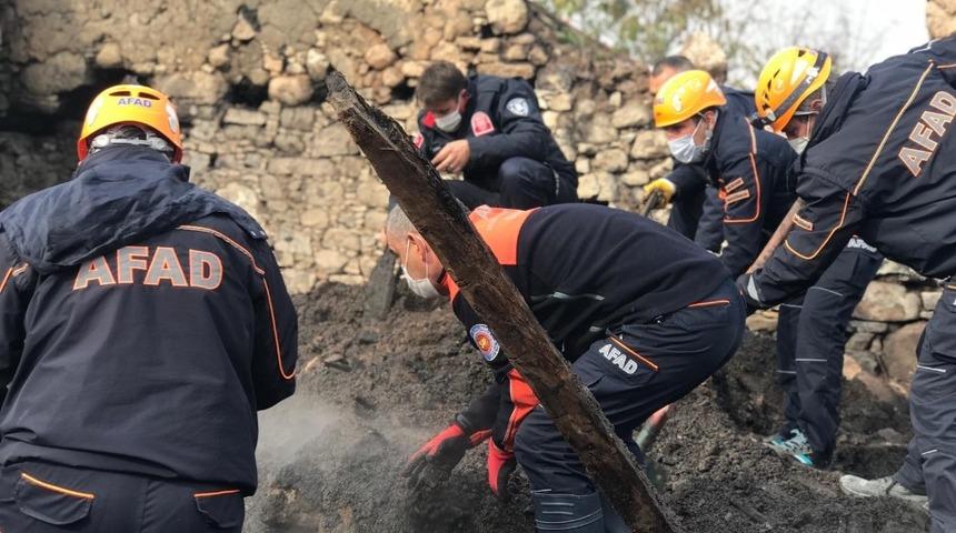 81 yaşındaki kadının korkunç ölümü! Cansız bedeni yangından saatler sonra arama köpeğiyle bulundu