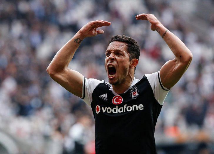 Emre Belözoğlu yılın 11'ini seçti! G3