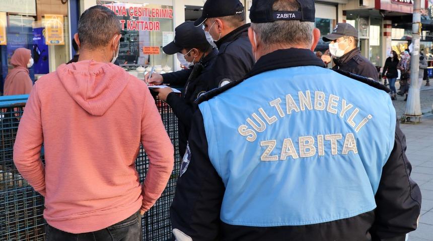 Sultanbeyli'deki meydanlarda drone ile sigara yasağı denetimi