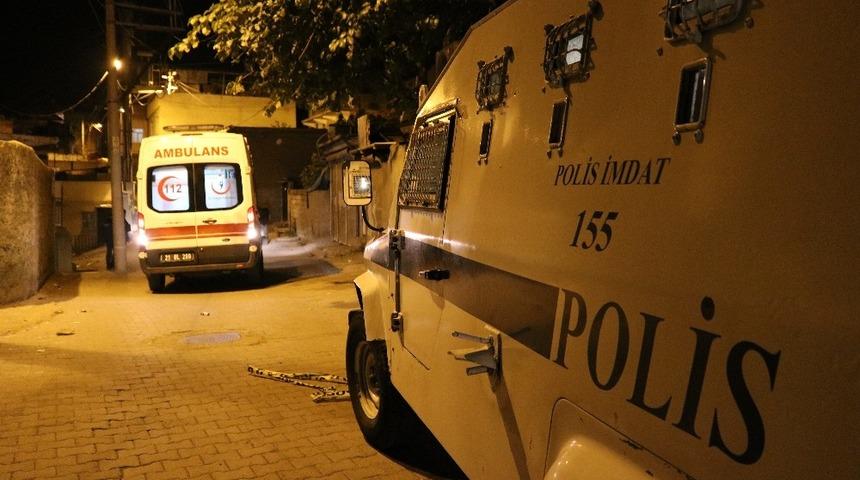 Diyarbakır’da 100’den fazla kurşunun sıkıldığı silahlı kavgada 1’i ağır 2 kişi yaralandı