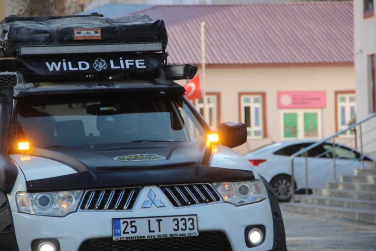 Offroad kul&uuml;b&uuml; ortaokul &ouml;ğrencilerine kışlık kıyafet yardımı yaptı