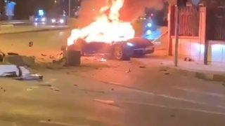 Ataşehir'de hareketli gece! Kaza yapan lüks otomobil alev alev yandı