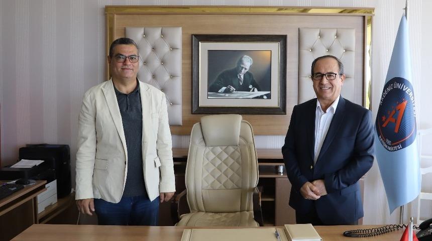 Akdeniz &Uuml;niversitesi İletişim Fak&uuml;ltesi&rsquo;nin yeni dekanı Prof.Dr. Şeker oldu