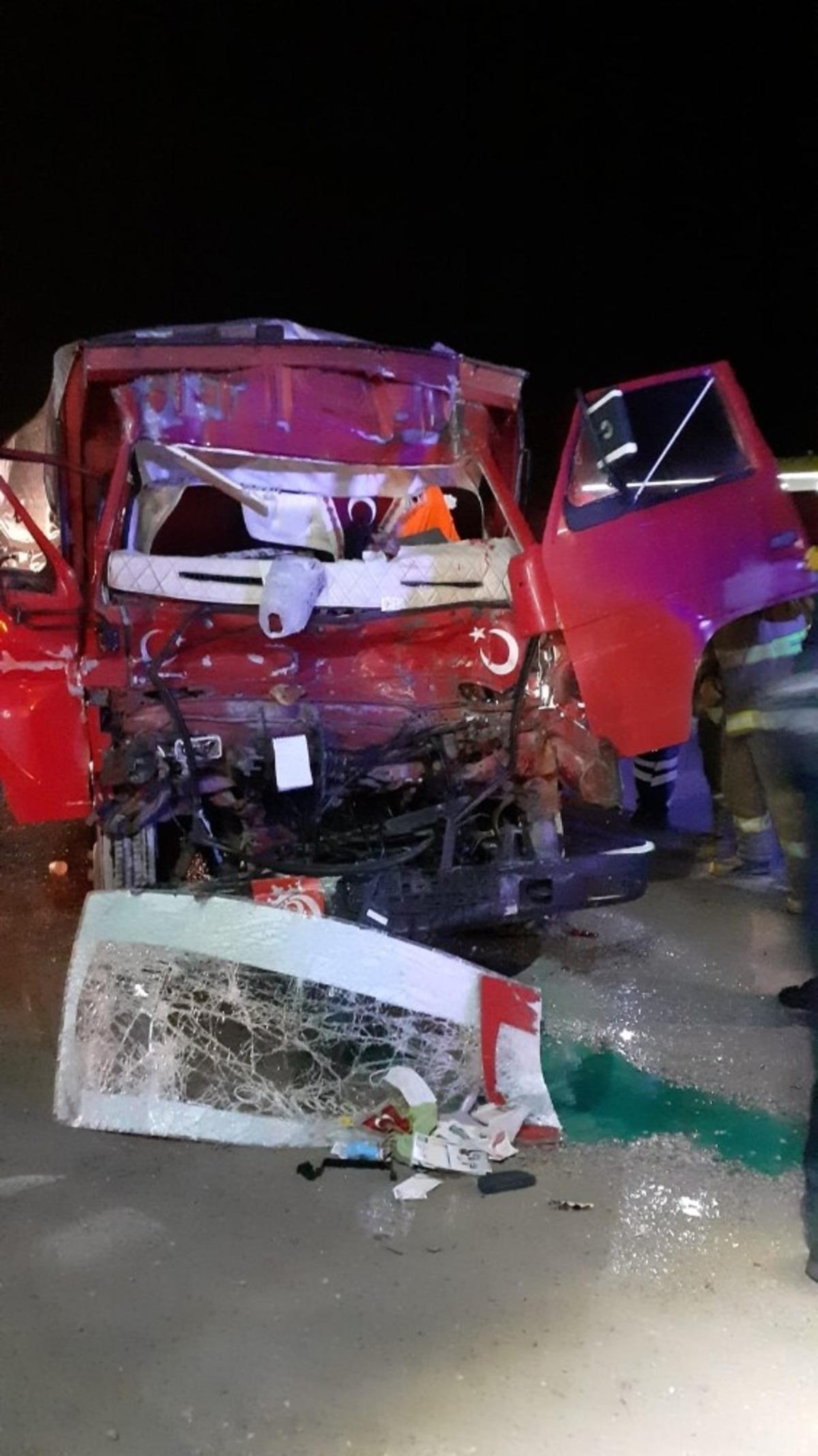 Balıkesir&rsquo;de tır kazası: 1 &ouml;l&uuml;