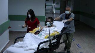 Kendisini feda etti, ailesini yanmaktan kurtardı