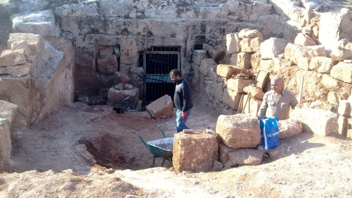 Perre&rsquo;de kazılar mozaikli alanda devam ediyor
