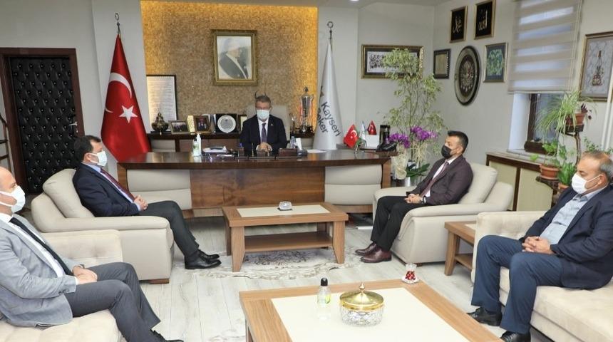 Gen&ccedil;lik ve Spor İl M&uuml;d&uuml;r&uuml; Kabak&ccedil;ı, H&uuml;seyin Akay&rsquo;ı ziyaret etti