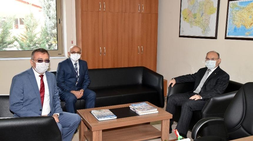 Vali Karadeniz kurumların &ccedil;alışmalarını yakında takip ediyor