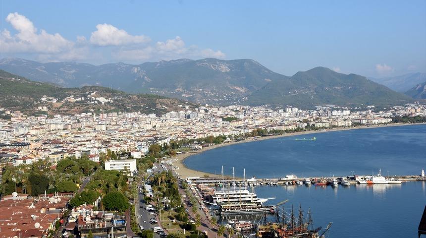 Koronavir&uuml;s s&uuml;recinde T&uuml;rkiye'ye gelen d&ouml;nmek istemiyor!