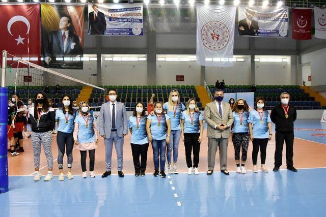 24 Kasım Öğretmenler Günü Voleybol Turnuvası sona erdi