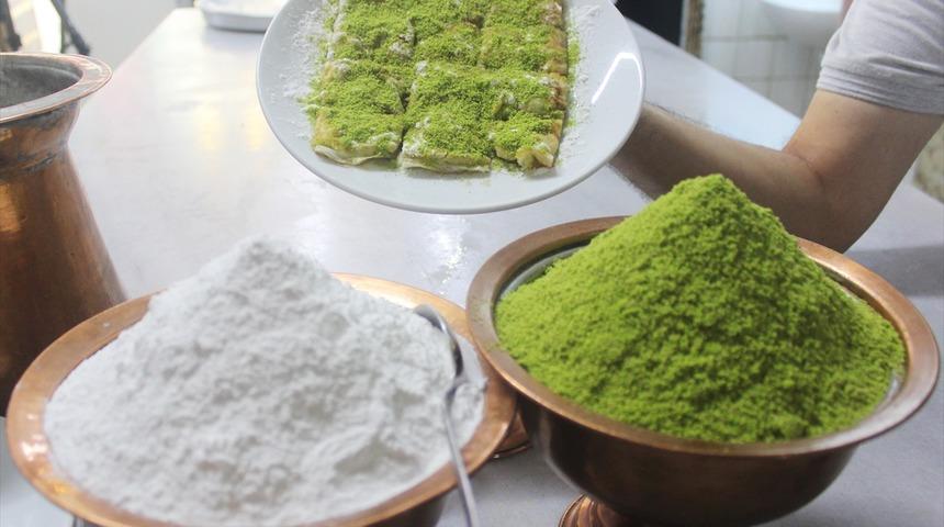 Tatlıların imparatoru tescillendi! Tadına bakmak için farklı illerden gelenler var